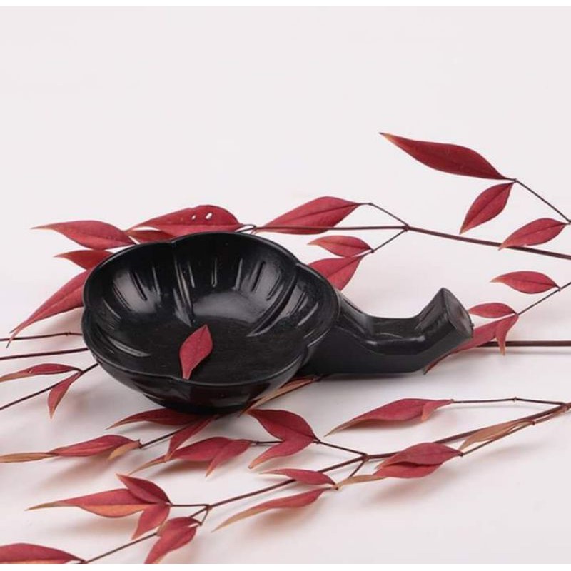  Muỗng đa đăng, vừa đựng mực vừa là gác bút